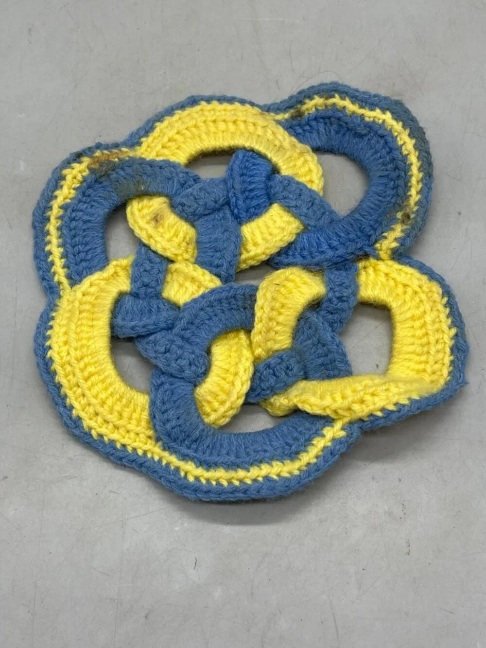 vintage crocheted amish style knot pot holder trivet blue yellow 8